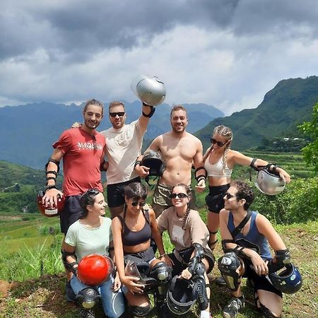 Hg Hostel And Motorbikes Ha Giang Buitenkant foto