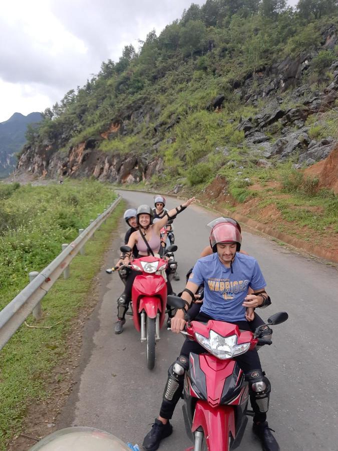 Hg Hostel And Motorbikes Ha Giang Buitenkant foto